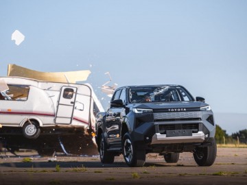 Test wytrzymałości Toyoty Hilux